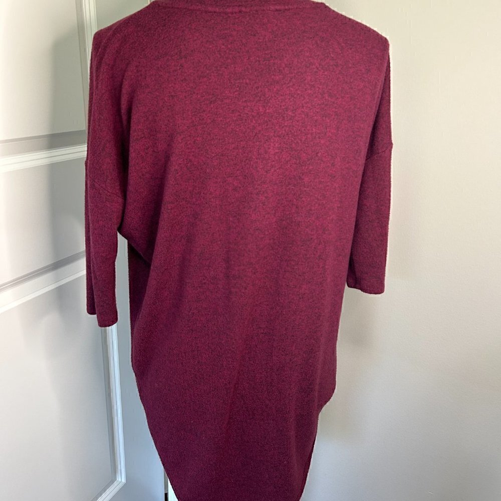 Women's Express 3/4 Sleeve V Neck Size S EUC - Picture 2 of 2